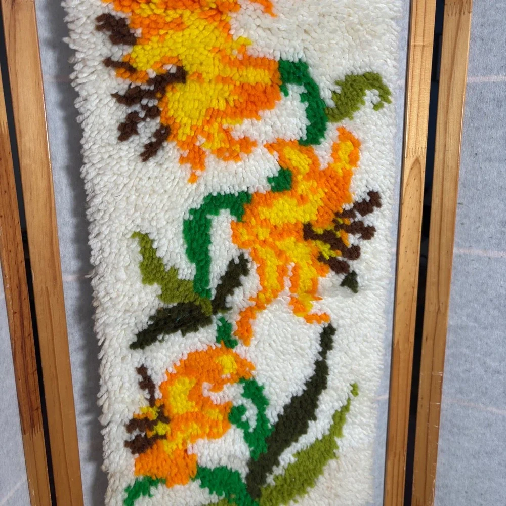 Vintage Latch Hook Floral Punch Needle Wall Hanging Orange Yellow Flowers Cream‎